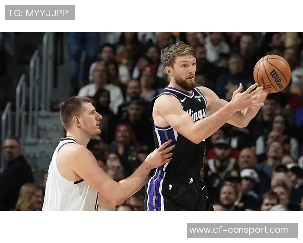 小萨博尼斯攻防失常表现平平小杨频频造犯规让其苦不堪言 小萨博尼斯攻防失常表现平平小杨频频造犯规让其苦不堪言