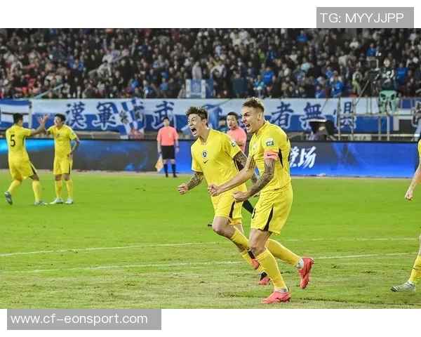 武汉三镇对阵深圳新鹏城半场战报埃杜加西亚再度破门杨一鸣遭遇红牌处罚