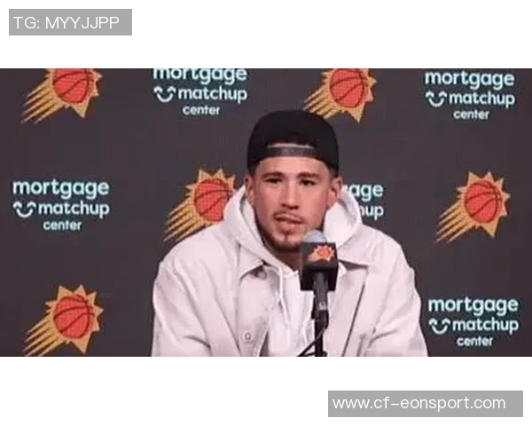 布克下半场狂砍23分揭秘:脱掉紧身防护短裤后活动自如 布克下半场狂砍23分揭秘:脱掉紧身防护短裤后活动自如